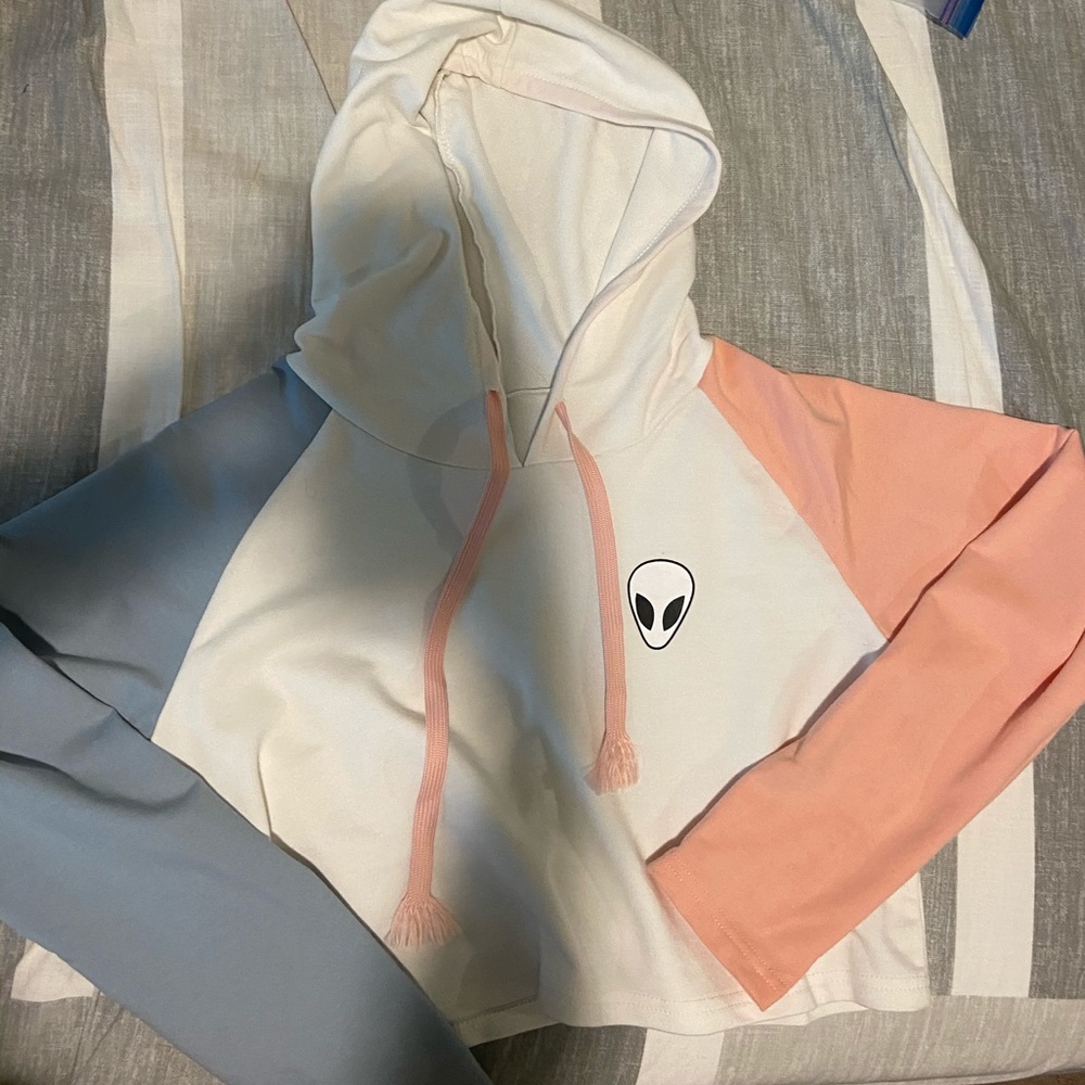 cropped long sleeve shirt